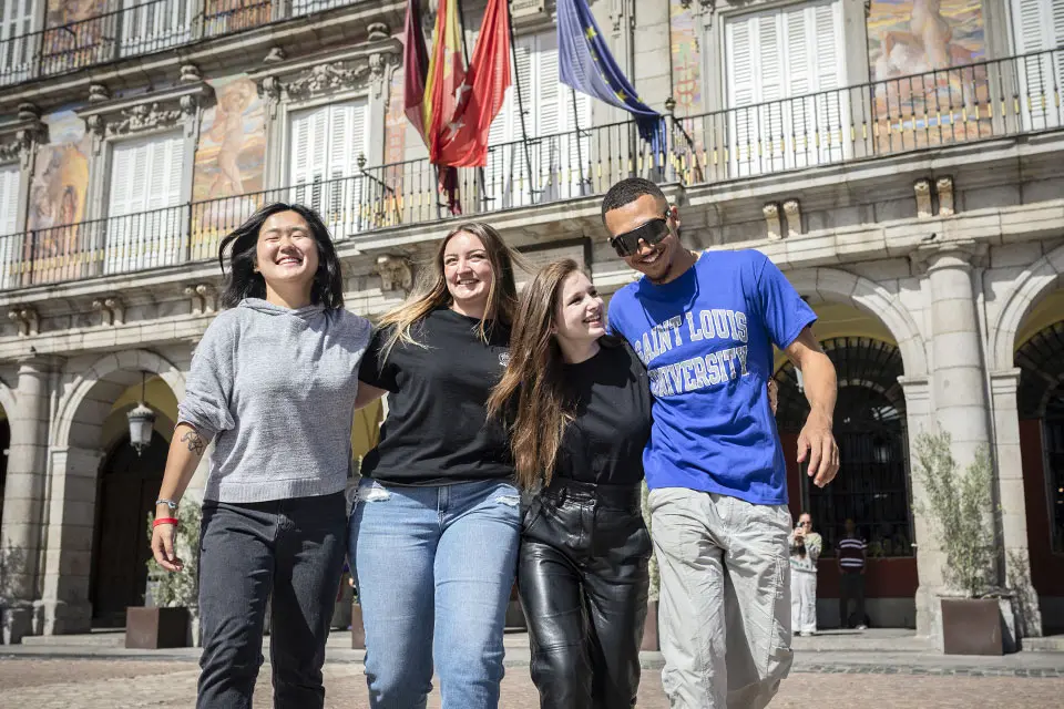 A group of SLU-Madrid students in Plaza Mayor