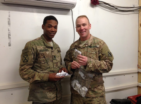 Soldiers receive cookies
