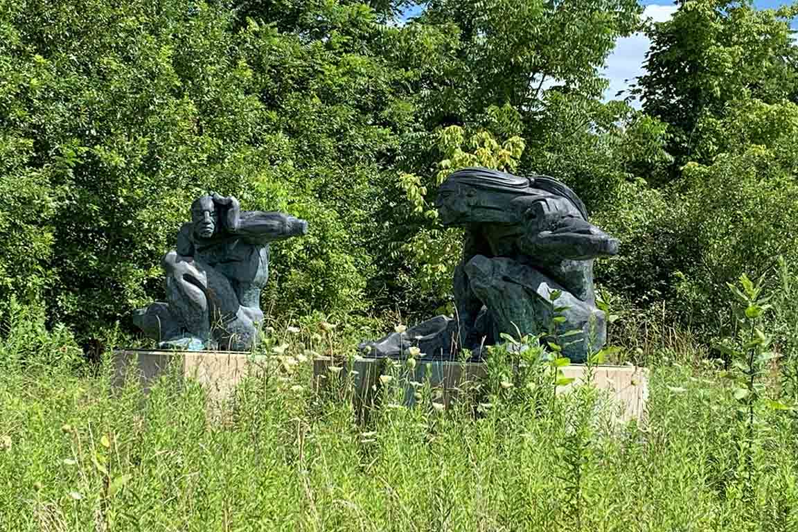 unidentified sculpture 2 of 6