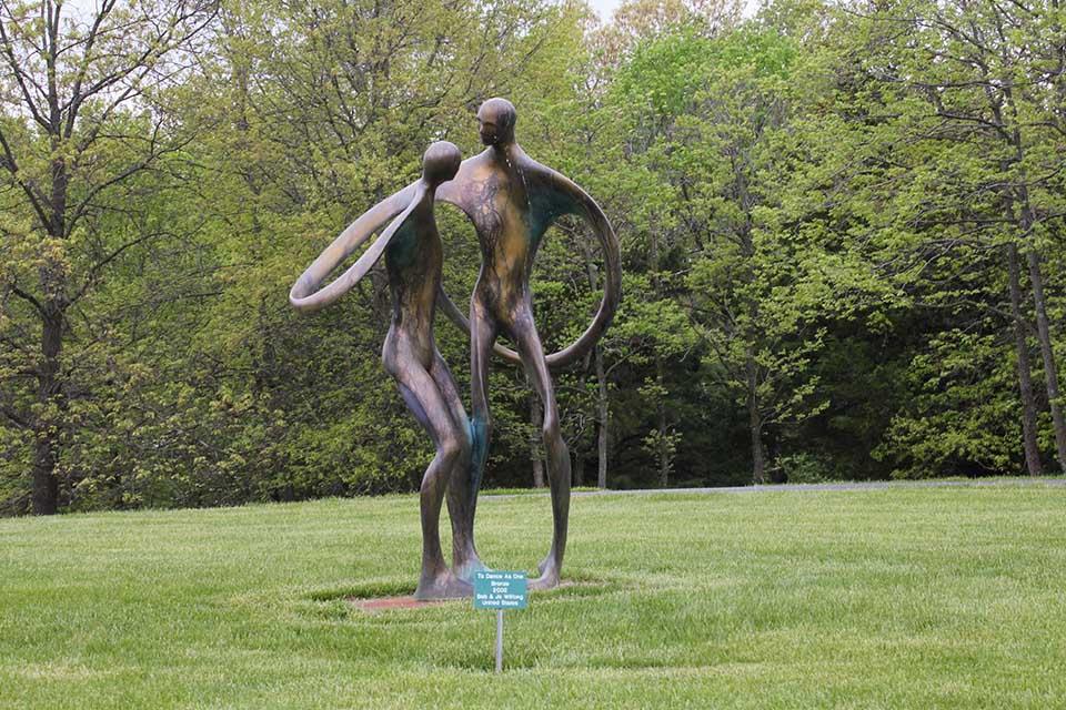 To Dance as One 
Bronze 
2003
Bob and Jo Wilfong  (United States)