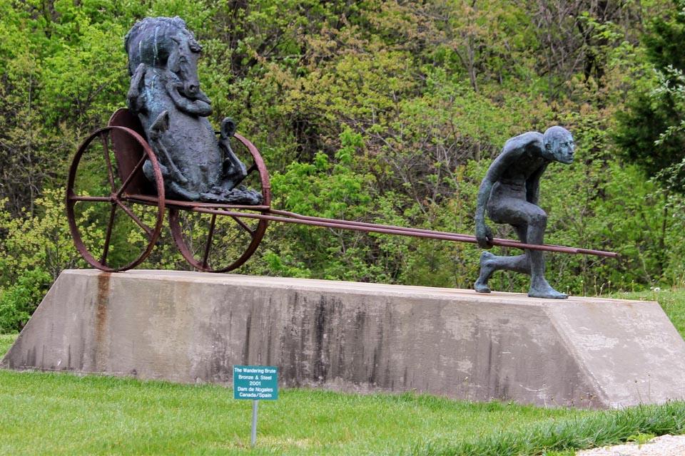 The Wandering Brute 
Bronze and steel 
2001
Dam de Nogales - Edwin Dam and Veronica de Nogales (Canada)