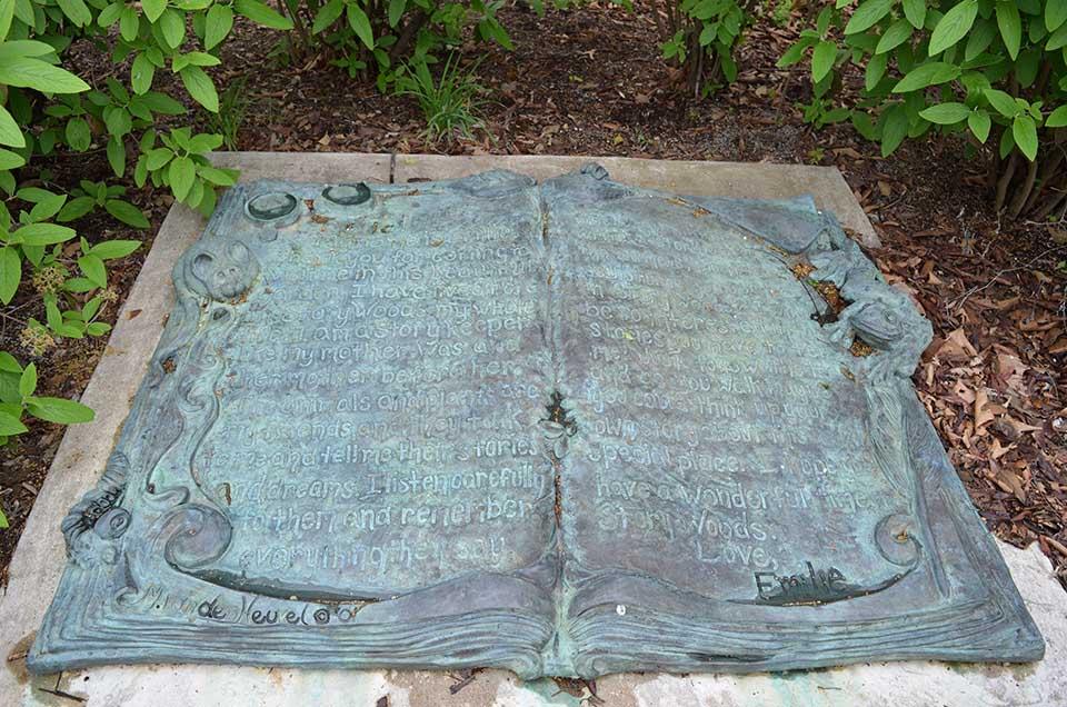 Emilie’s Big Book 
Bronze 
2001
Michele vandenHeuvel (United States)