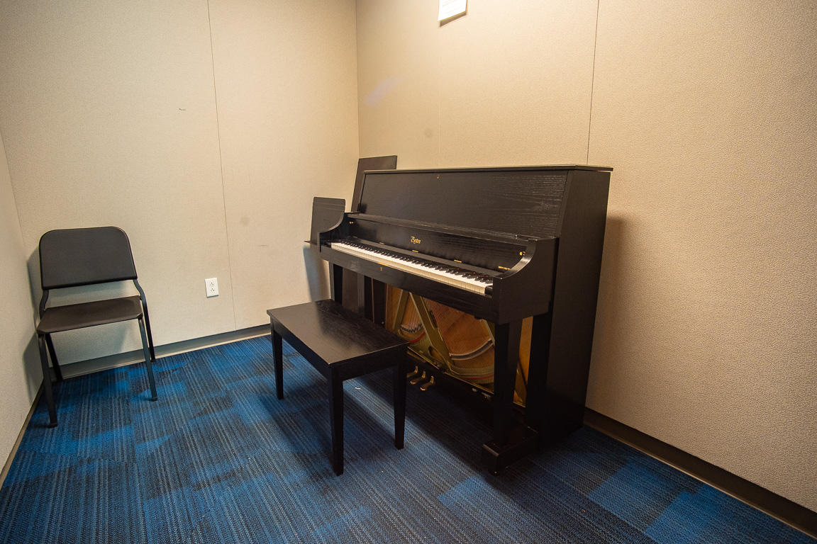 Spring Hall instrument practice room