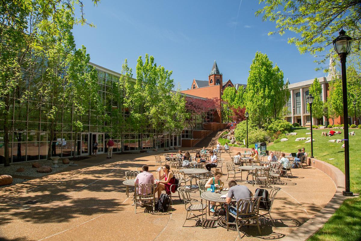 Saint Louis University's St. Louis Campus : SLU