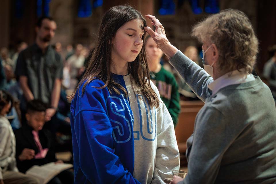 Ash Wednesday Mass was held at St. Francis Xavier College Church on Wednesday, Feb. 22, 2023. Photo by Sarah Conroy.