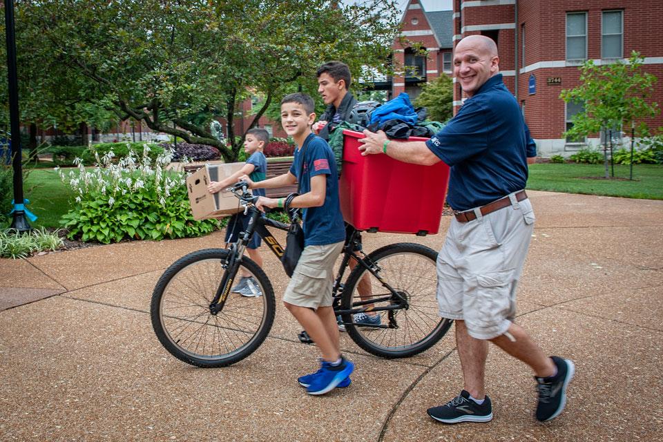 Fall Kicks Off as SLU's Largest Class Moves In SLU