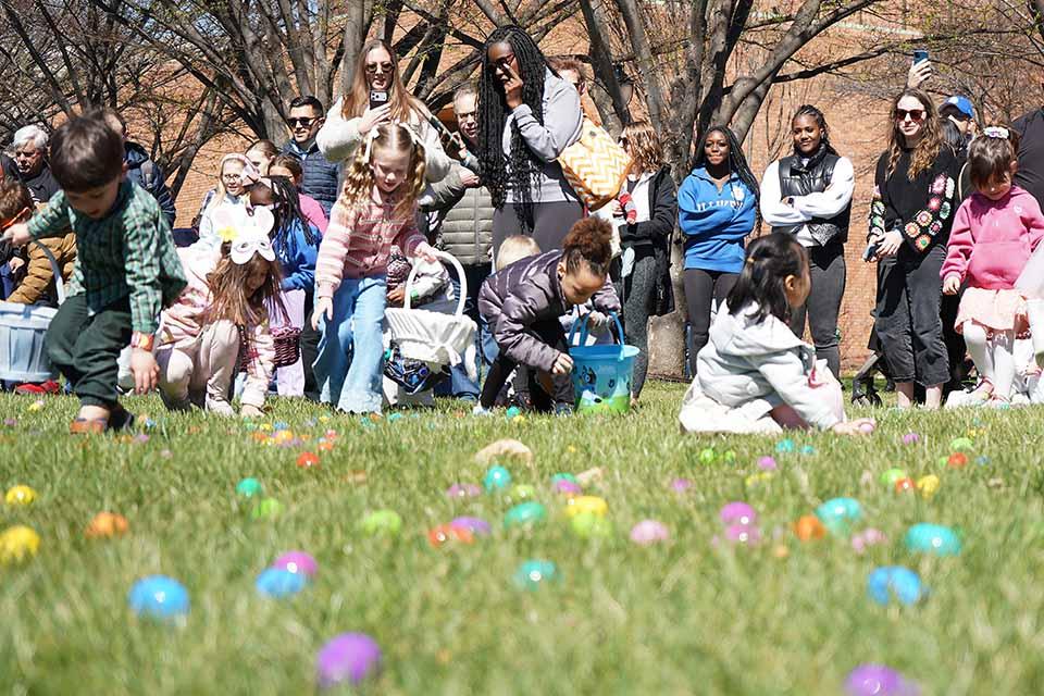 Children begin hunting Easter Eggs on campus on March 28, 2026. Photo by Megan Favignano-Mansouri.