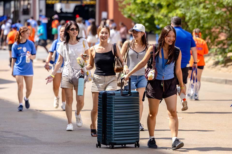 New students move into residence halls during Move-In on Friday, Aug. 14, 2026. Photo by Sarah Conroy.