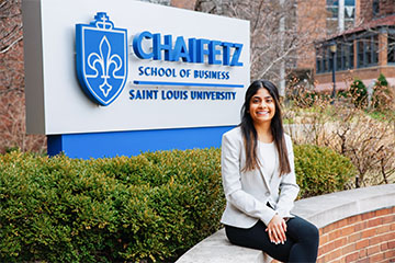 Nisha Vodrahalli, a junior at the Chaifetz School of Business majoring in Business Technology Management and Accounting, is pioneering a professional legacy for herself and for other members of the business school as the president of Aspire STL. 
