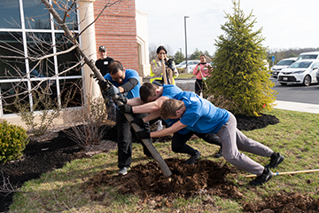Volunteers from the Chaifetz School of Business and Saint Louis University came out to Promise Christian Academy on April 2, 2022 for a day of service to conclude Mission Meets the Market Week.
