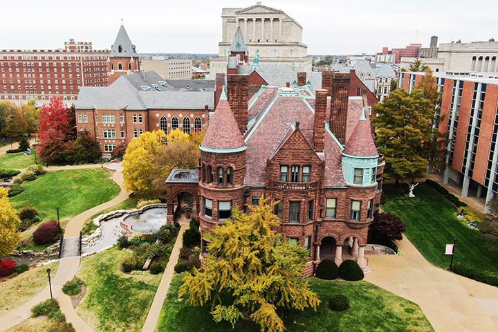 Saint Louis University : SLU