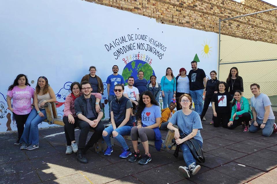 puertollano mural painting group photo