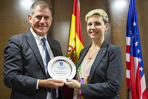 SLU-Madrid’s Alumni Association honored distinguished alumni for their exceptional endeavors on November 22, 2022.