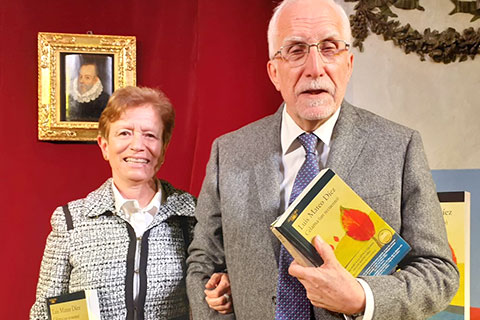 Ángeles Encinar, Ph.D. (Spanish) hosted her most recent book launch at the Spanish Royal Academy (RAE), the country's official institution whose mission is to ensure the stability of the Spanish language.