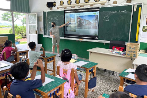 Ms. Biscupski's Fulbright group