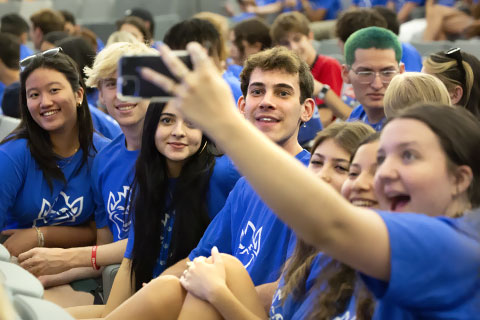With record enrollment, the Madrid Campus community prepares for students' arrival and adjustment to life in Spain at Welcome Sessions.