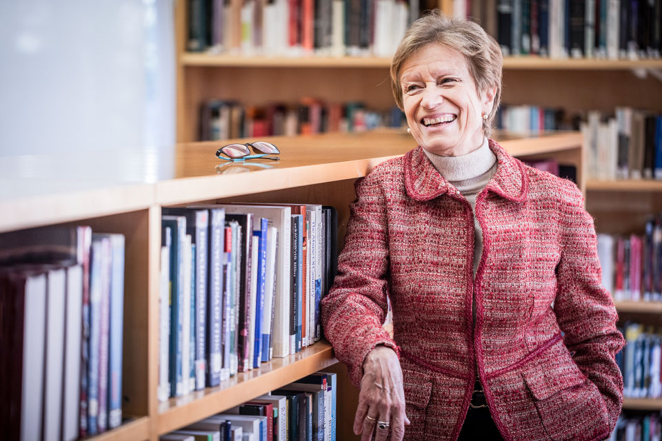 Dra. Ángeles Encinar