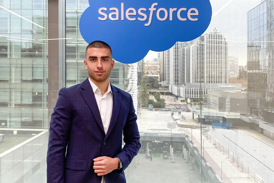 Javier Díaz-Villarejo, economics and international business student, at his internship at Salesforce.