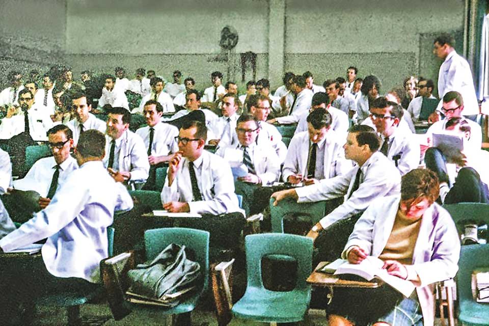 Group photo of the entire Saint Louis University School of Medicine Class of 1970