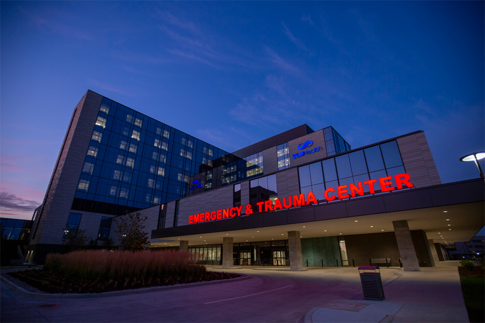 A photo of SSM Health Saint Louis University Hospital at night 
