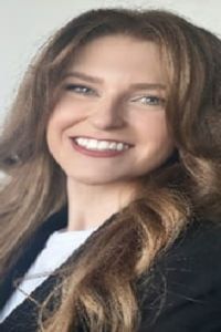 Headshot of Madeline Beasley