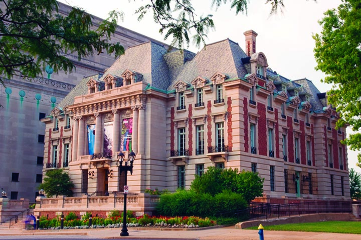 Saint Louis University's St. Louis Campus : SLU