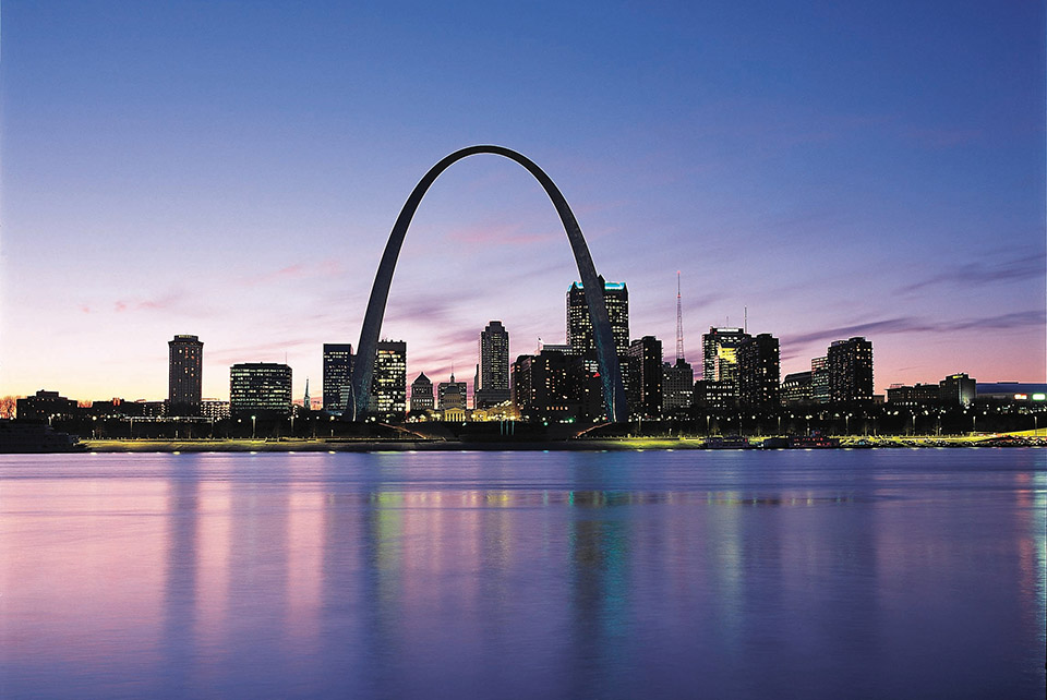 St. Louis Arch and downtown at night.