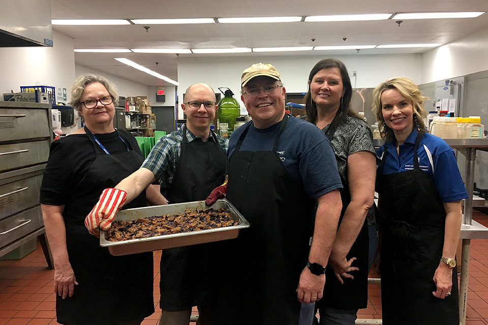 Campus Kitchen volunteers