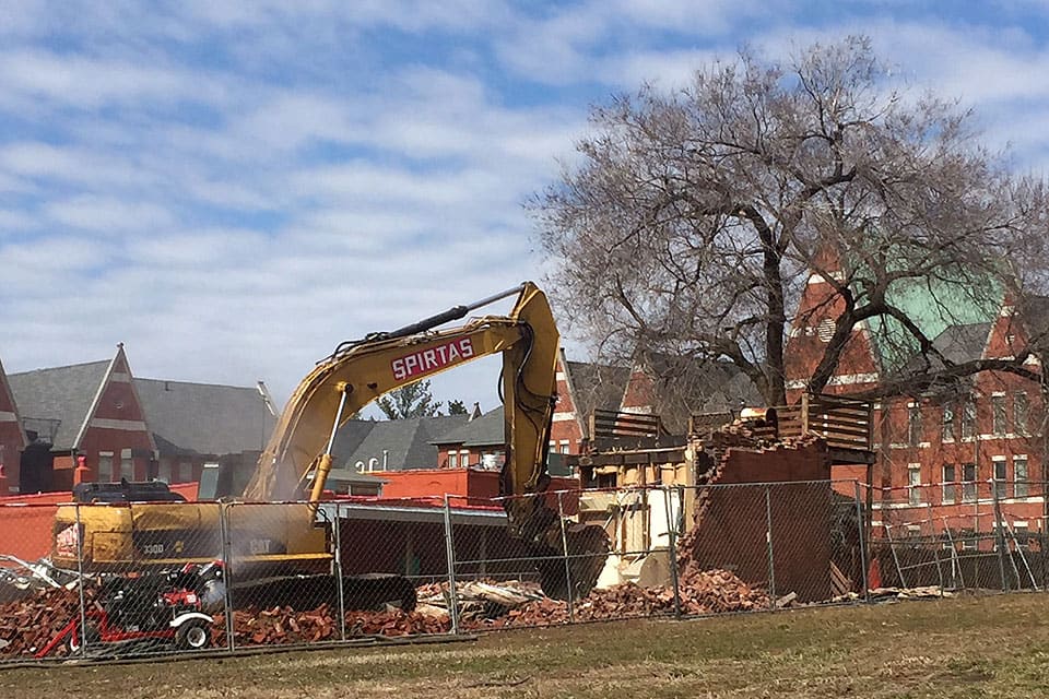 Demolition of Two Buildings Underway : SLU