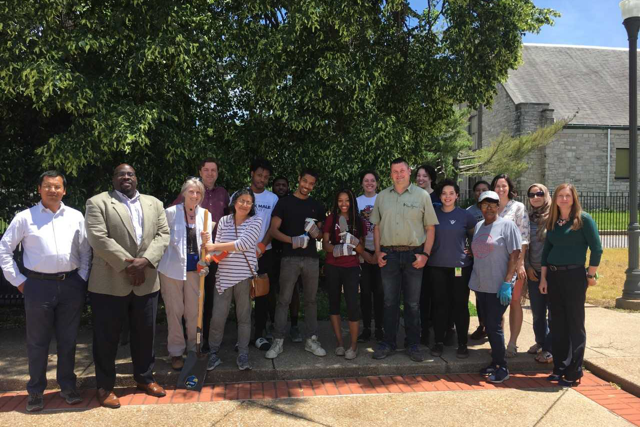 SLU and HSSU plant a farm