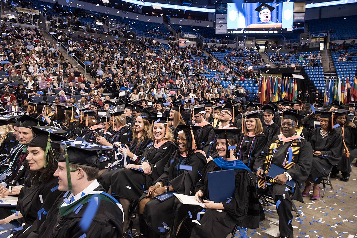 Saint Louis University Celebrates 2016 Midyear Commencement : SLU