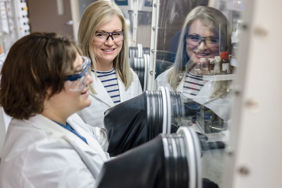 A $500,000 grant from the National Science Foundation will accelerate research on using sustainable metals, specifically iron, to access valuable molecules. The three-year grant was awarded to Jamie Neely, Ph.D., assistant professor of chemistry at Saint Louis University.
