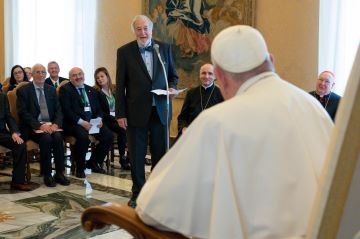 As the world mourns the passing of Pope Francis, who died on Monday, April 21, at age 88, Saint Louis University faculty, staff and students who encountered the Pope during his papacy remember his life and legacy.