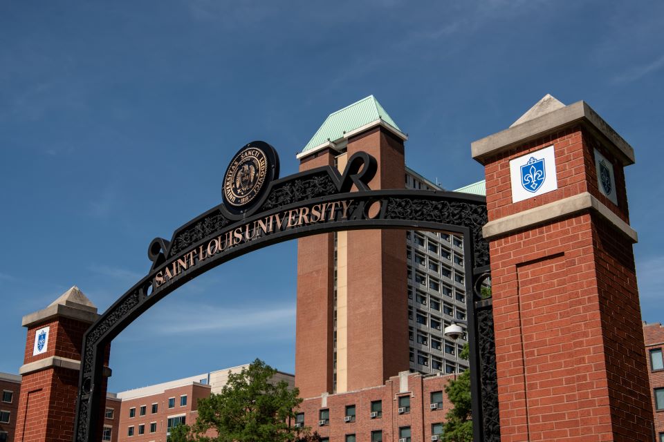 Saint Louis Universityq