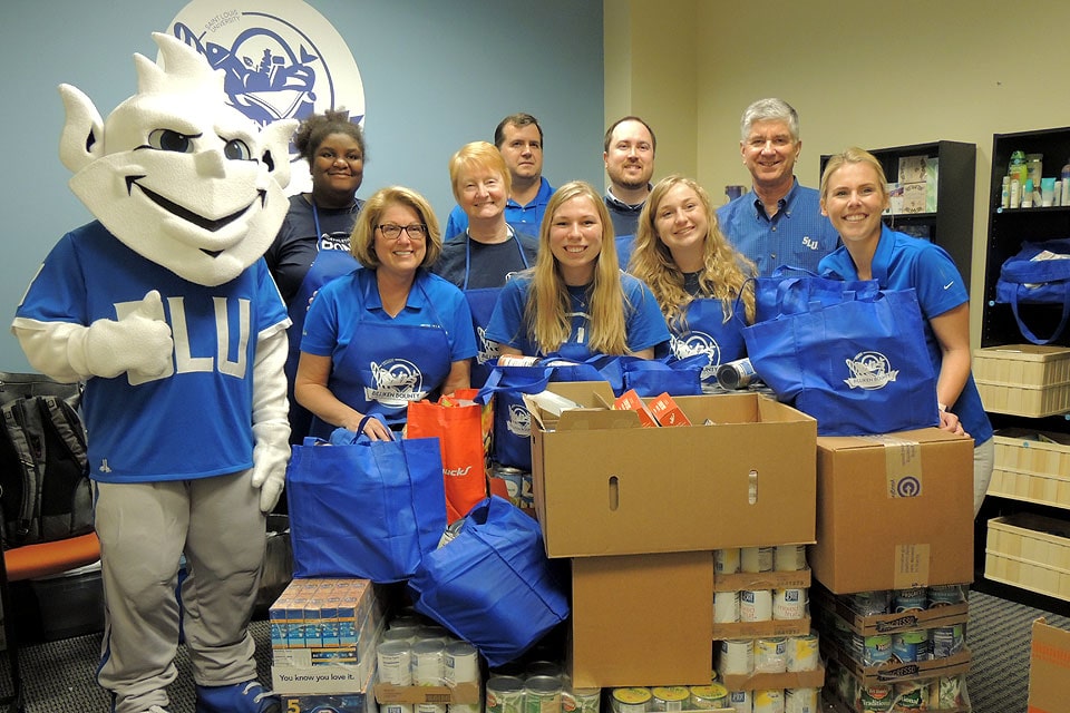 Billiken Bounty and TIAA volunteers