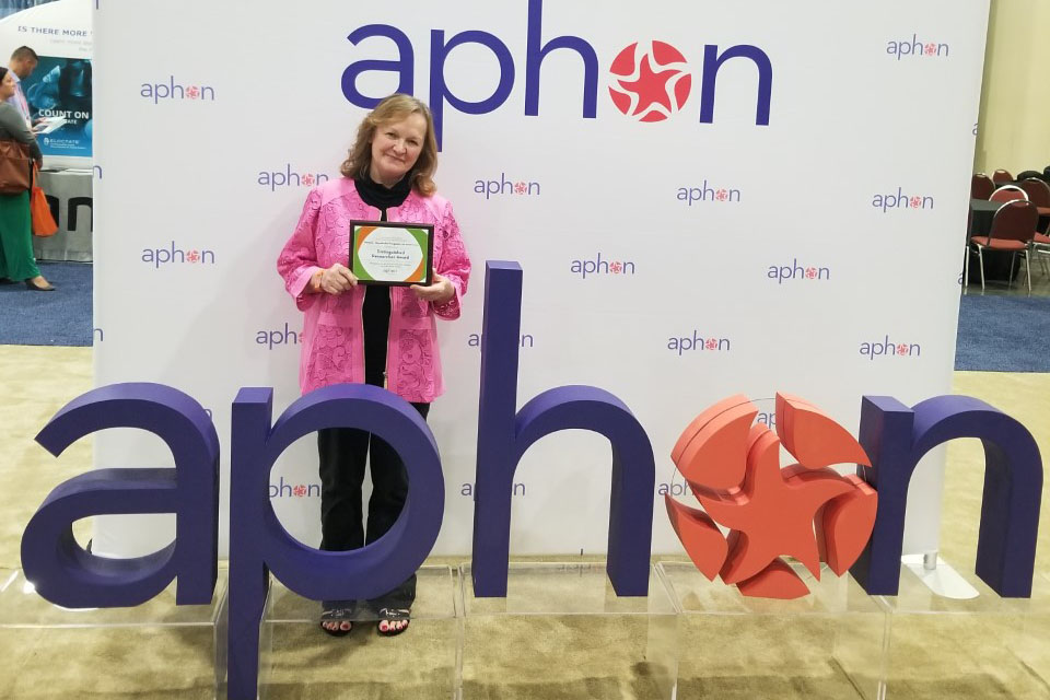 Verna Hendricks-Ferguson, Ph.D., the Irene Riddle Endowed Chair at the Trudy Busch Valentine School of Nursing, was honored with the 2022 Distinguished Researcher Award by the Association of Pediatric Hematology Oncology Nurses (APHON).
