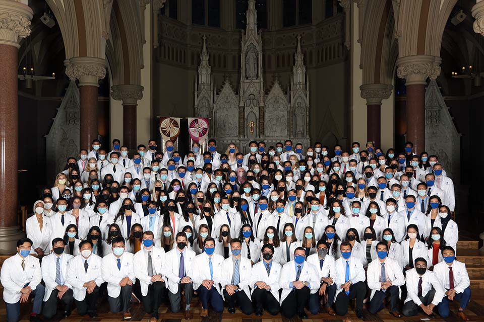 The Saint Louis University School of Medicine's Class of 2025. Photo by Kyle Kabance. 