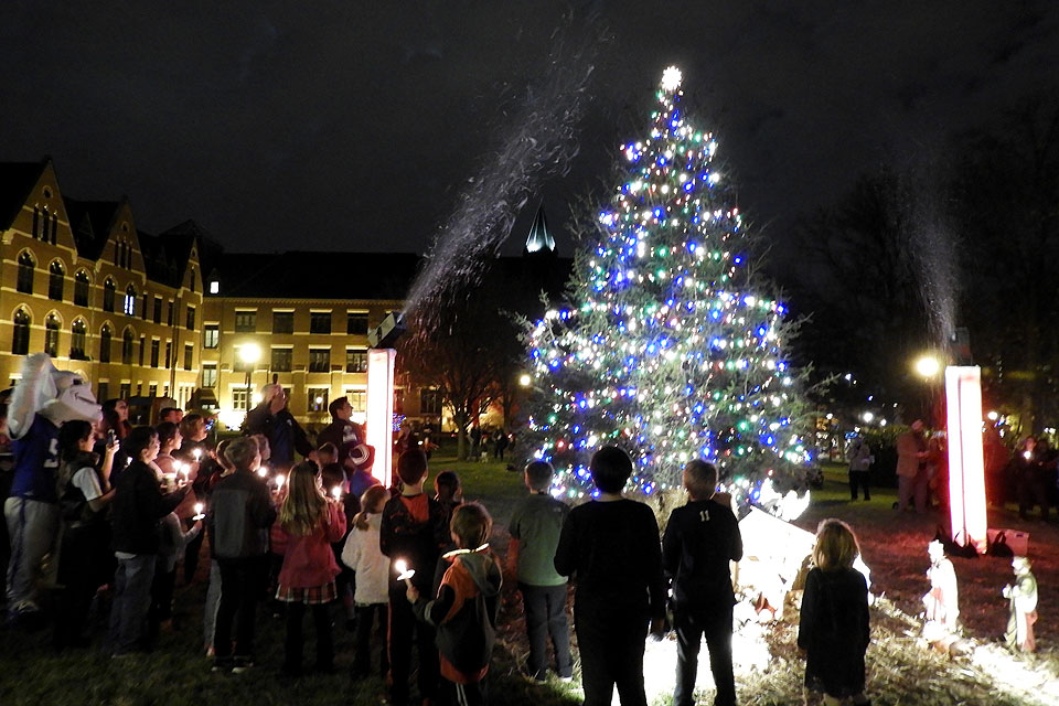 2017 Christmas on the Quad tree lighting