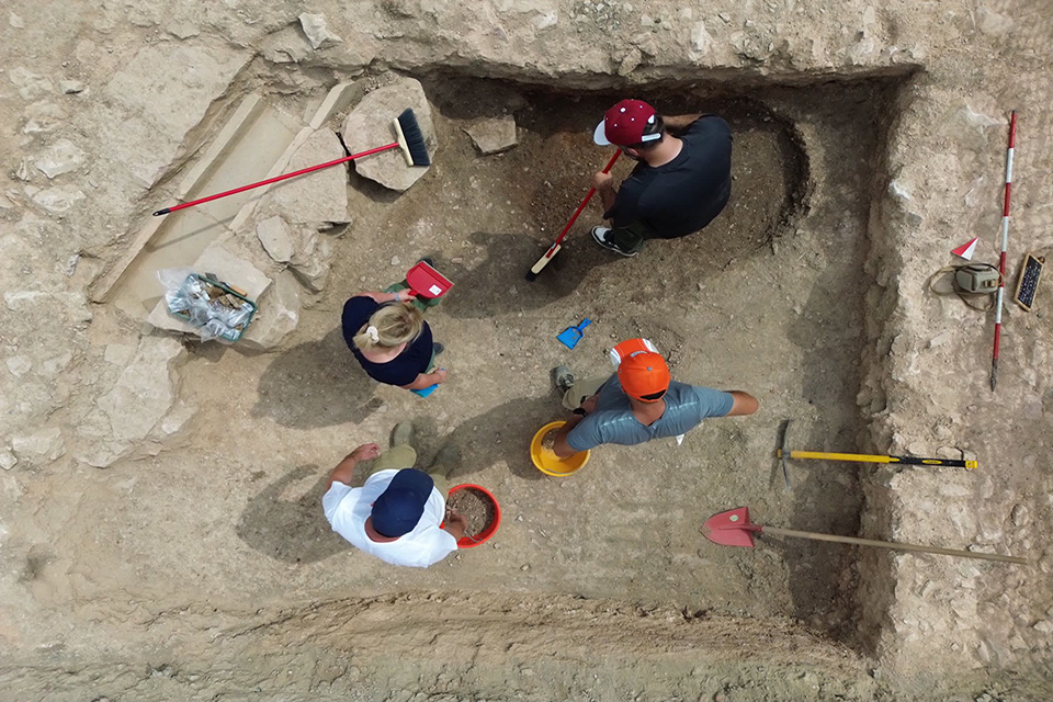 In the summer of 2023, Saint Louis University historian Doug Boin, Ph.D., unearthed the foundations of a building in central Italy that could help recover a forgotten chapter of ancient Roman history.