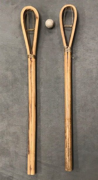 Kapucha (sticks) and towa (ball)