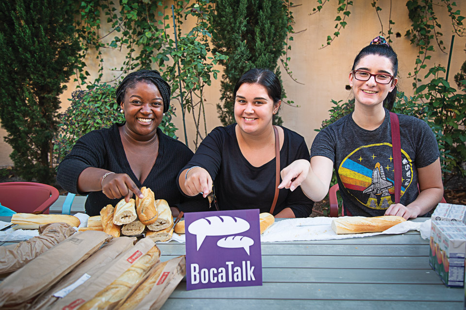 SLU-Madrid students make sandwiches for BocaTalk