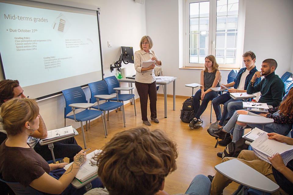 McCabe teaches a class at SLU-Madrid